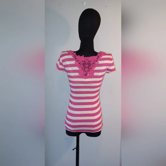 A Rue 21 Pink Cream Striped Lace Back Cap Sleeve T-Shirt - Picture 3 of 4
